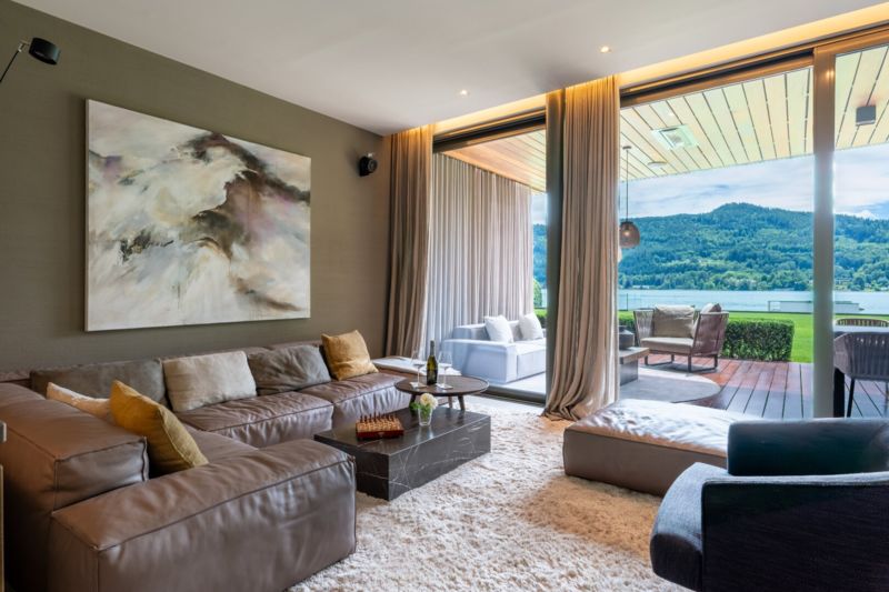 RESIDENZ am WÖRTHERSEE | Großzügiger Rückzugsort in Exklusivlage |  Bootsliegeplatz, Sauna und Beachclub