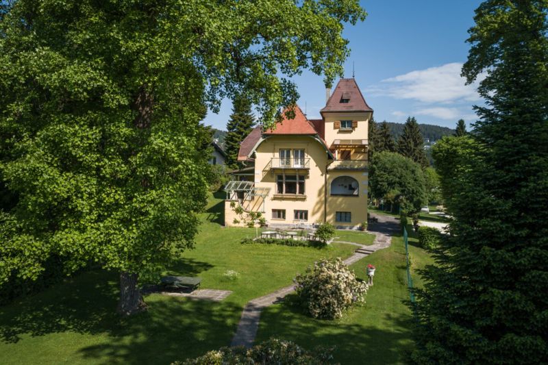 EINZIGARTIG | 1 Hektar - Seeliegenschaft in VELDEN am WÖRTHERSEE