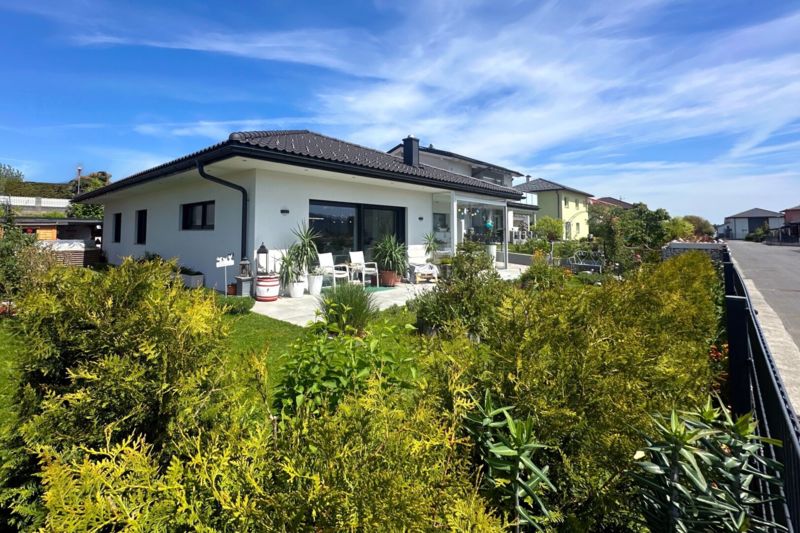 MODERN | Charmanter Bungalow in Stadtnahe, barrierefrei!