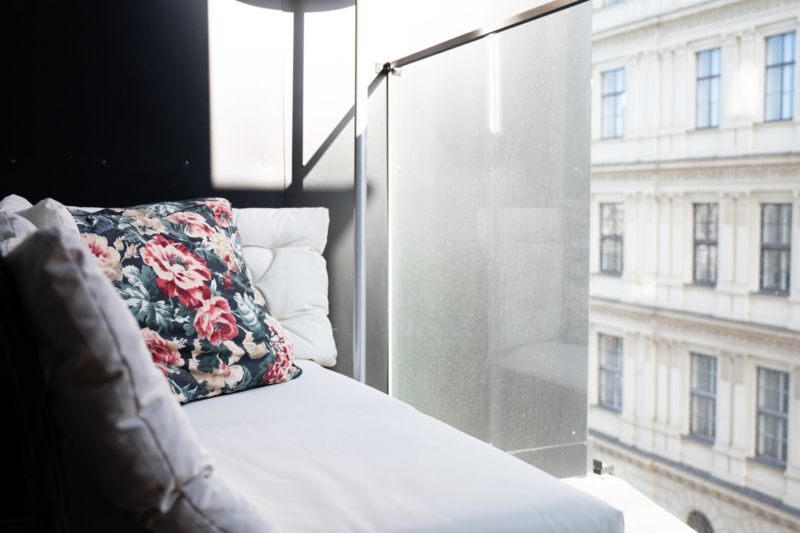 MÖBLIERT | 1010, Loggia, Ruhelage, Concierge, POLIFORM