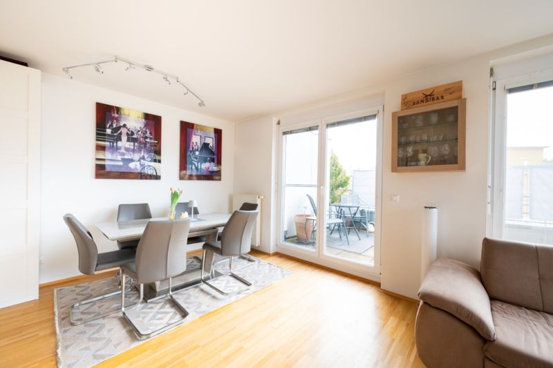 PENTHOUSE | Lichtdurchflutete Familien-Maisonette in bester Lage, Parkplätze, Tiefgarage, 4 Schlafzimmer