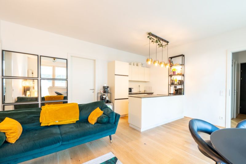 ZENTRUM FUSSLÄUFIG | Neuwertige Wohnung mit Garten und Tiefgarage, fußläufig zum Markt und zur Innenstadt