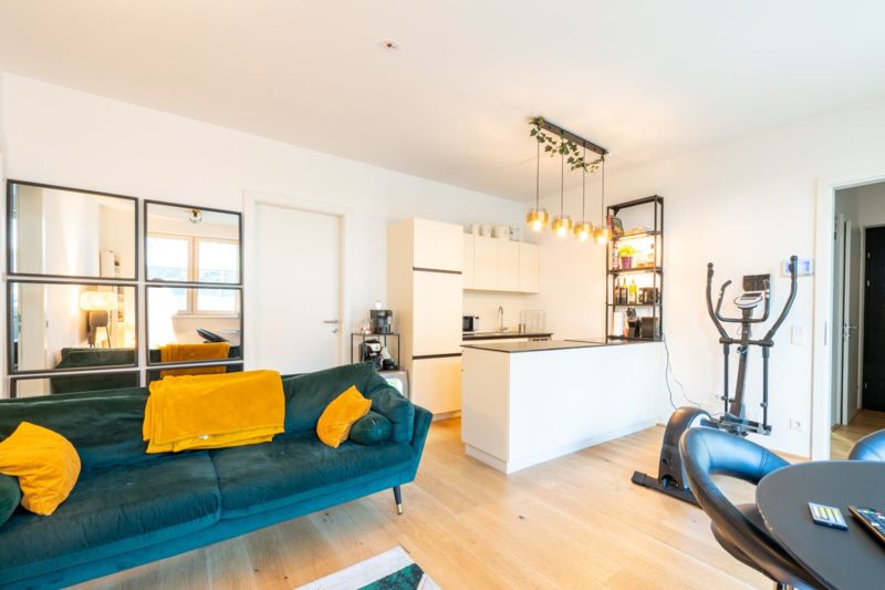 ZENTRUM FUSSLÄUFIG | Neuwertige Wohnung mit Garten und Tiefgarage, fußläufig zum Markt und zur Innenstadt