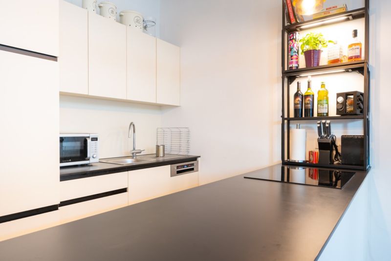 ZENTRUM FUSSLÄUFIG | Neuwertige Wohnung mit Garten und Tiefgarage, fußläufig zum Markt und zur Innenstadt